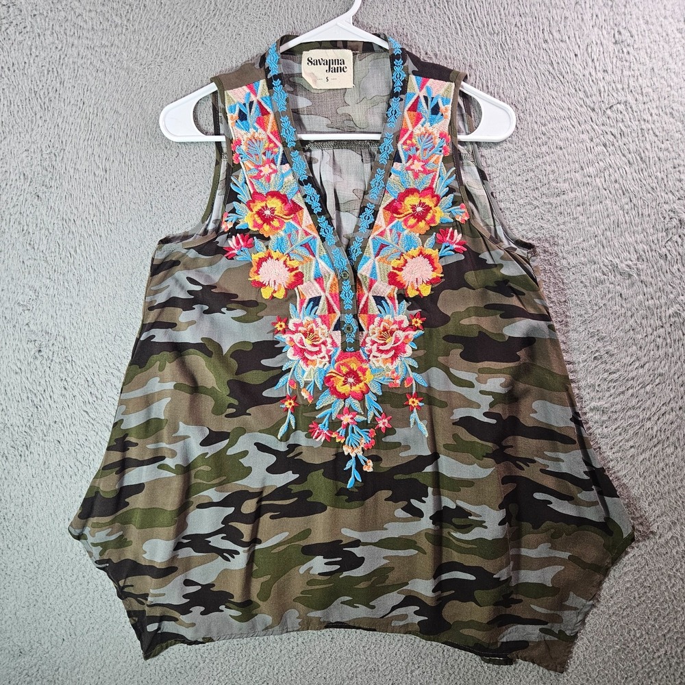 Savanna Jane Sleeveless Top Women Small Embroidered Floral Camo Green